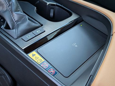Used 2024 Lexus ES 300h w/ Premium Package FWD image 22