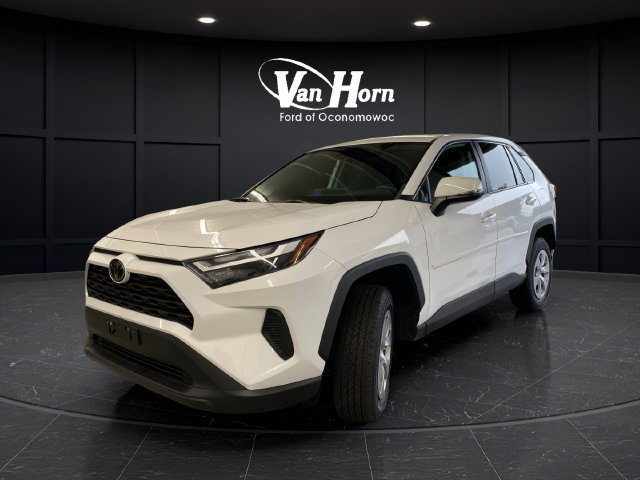 Used 2023 Toyota RAV4 LE AWD/4WD image 3