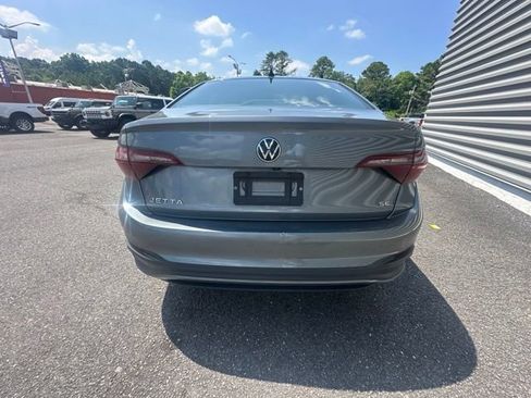 Used 2024 Volkswagen Jetta SE FWD image 5