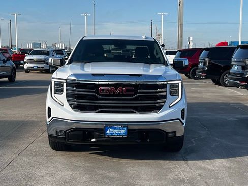 Used 2024 GMC Sierra 1500 SLT image 2