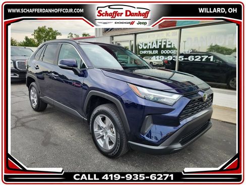 Used 2025 Toyota RAV4 XLE AWD/4WD image 1