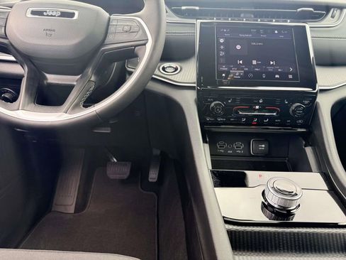 New 2026 Jeep Grand Cherokee L 2WD image 27