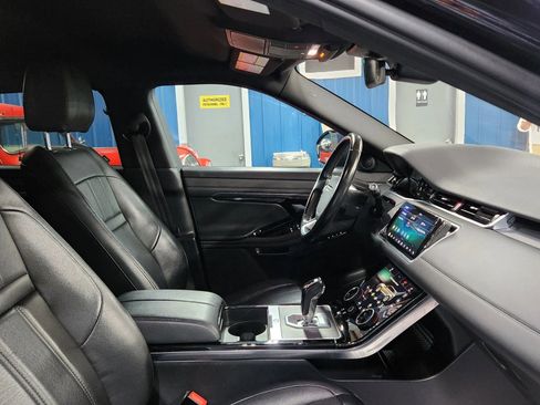 Used 2020 Land Rover Range Rover Evoque SE image 11