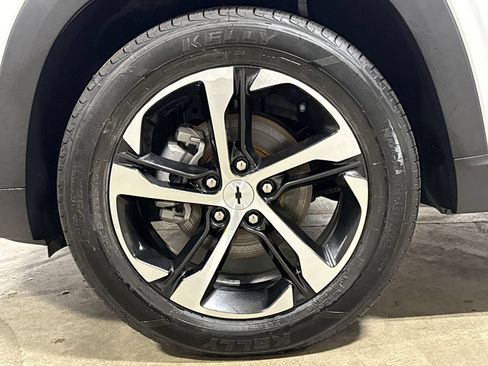 Used 2024 Chevrolet Trax RS FWD image 26