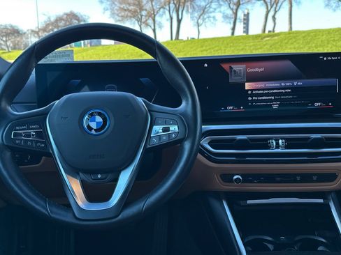 Certified 2023 BMW i4 eDrive35 w/ Premium Package image 18