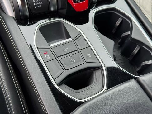 Used 2019 Lamborghini Urus AWD/4WD image 64