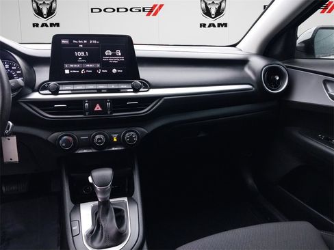 Used 2023 Kia Forte LX image 9