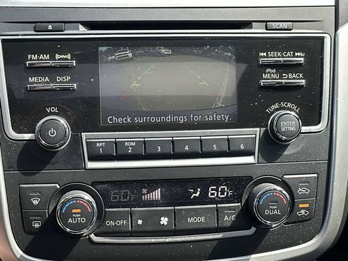 Used 2017 Nissan Altima 2.5 SL w/ Moonroof Package FWD image 37