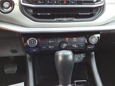 Used 2025 Jeep Compass Limited AWD/4WD image 21