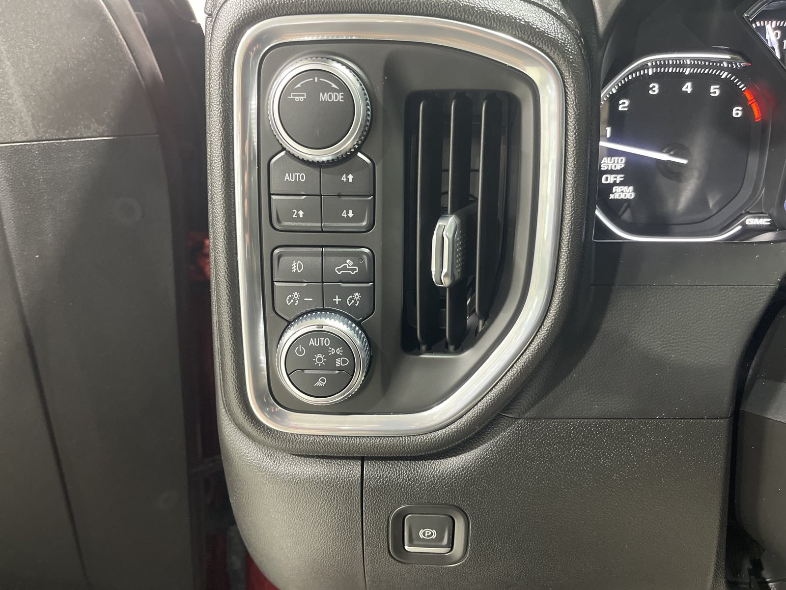 Used 2021 GMC Sierra 1500 SLT w/ SLT Premium Plus Package AWD/4WD image 36