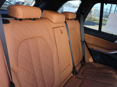 New 2026 BMW X5 xDrive40i w/ Climate Comfort Package image 16