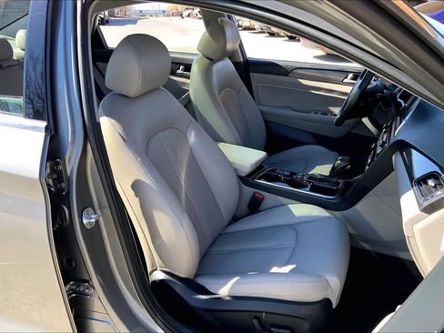 Used 2018 Hyundai Sonata Limited w/ Ultimate Package 02 image 9