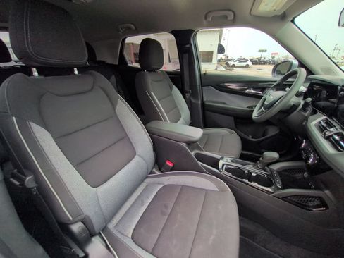 Used 2025 Chevrolet TrailBlazer LT FWD image 28