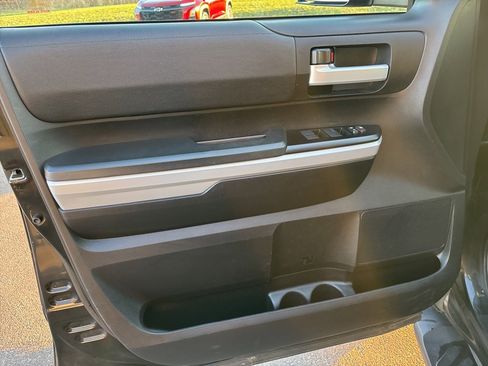 Used 2020 Toyota Tundra image 25