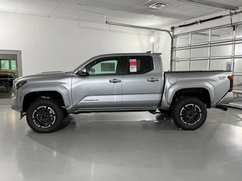 New 2025 Toyota Tacoma TRD Sport image 8