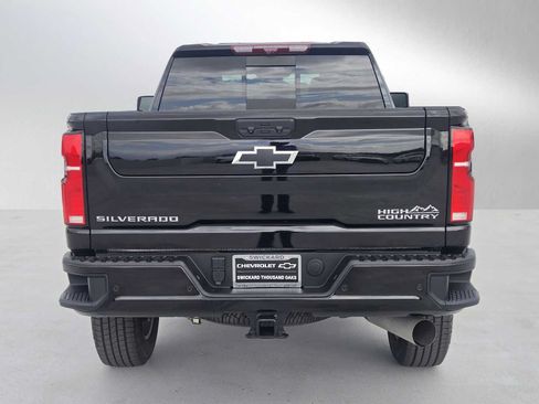 Used 2025 Chevrolet Silverado 3500 High Country w/ High Country Premium Package AWD/4WD image 4