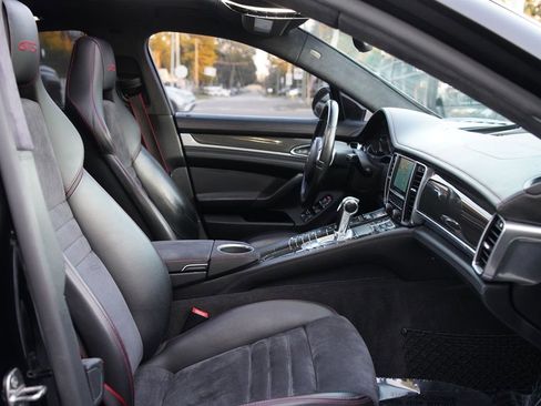 Used 2016 Porsche Panamera GTS image 23