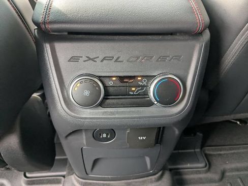 Used 2025 Ford Explorer ST-Line w/ ST-Line Street Pack AWD/4WD image 27
