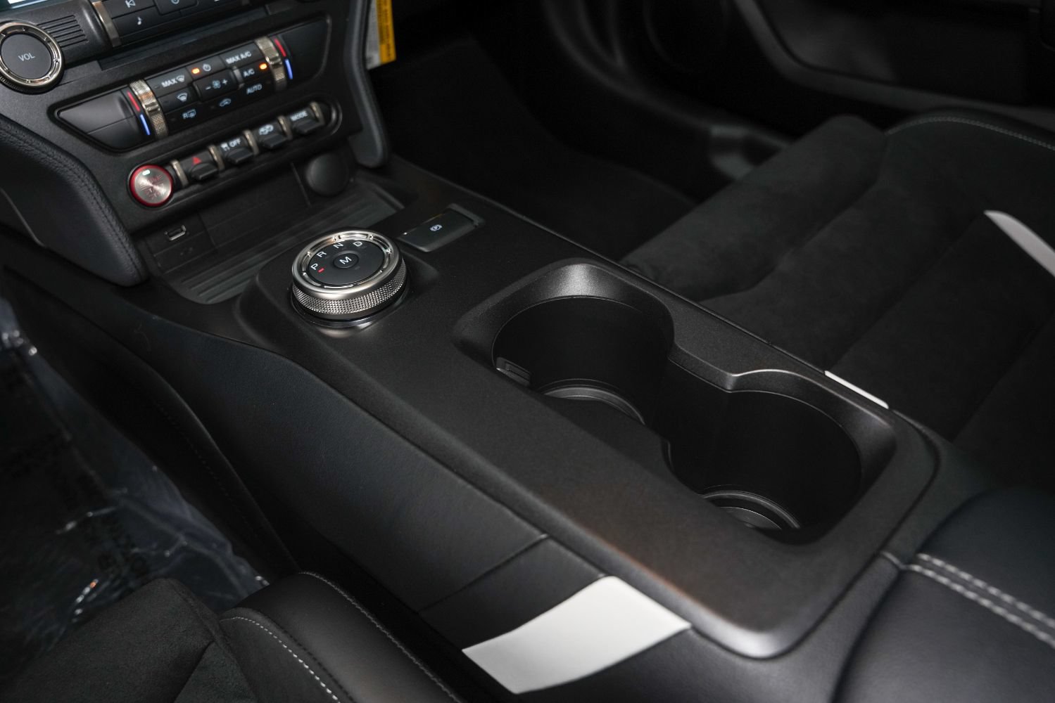 Used 2022 Ford Mustang Shelby GT500 w/ Carbon Fiber Track Pack RWD image 41