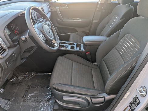 Used 2018 Kia Sportage LX image 11