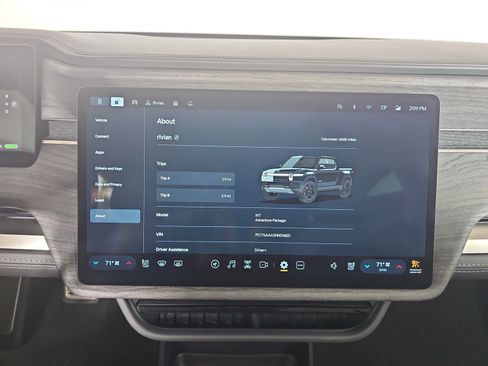 Used 2022 Rivian R1T Adventure image 27