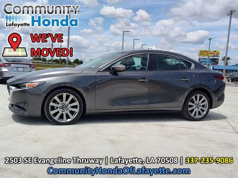 Used 2023 MAZDA MAZDA3 s FWD image 3