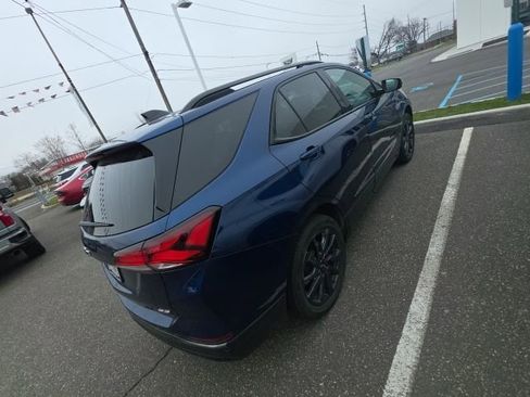 Used 2023 Chevrolet Equinox RS image 3