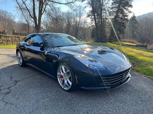 Used 2018 Ferrari GTC4Lusso T RWD image 9