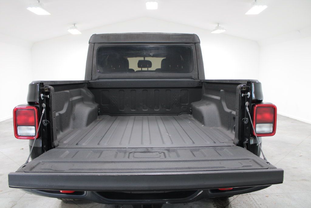 Used 2021 Jeep Gladiator Rubicon w/ Trailer Tow Package AWD/4WD image 16