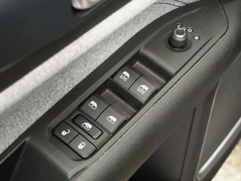 Certified 2022 Jeep Compass Latitude image 24