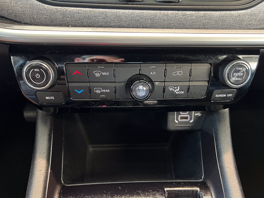Used 2024 Jeep Compass Latitude AWD/4WD image 18