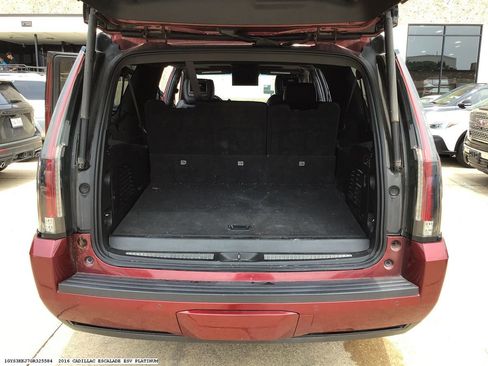 Used 2016 Cadillac Escalade ESV Platinum RWD image 18