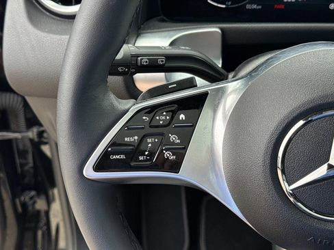 Used 2026 Mercedes-Benz GLB 250 image 23