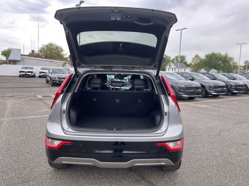Used 2023 Kia Niro Wind w/ Wind Preserve Package FWD image 11