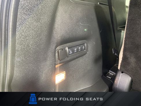 Used 2016 Ford Explorer Platinum image 38