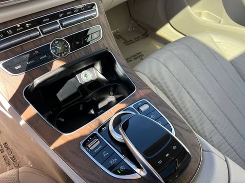 Used 2019 Mercedes-Benz E 300 4MATIC image 23