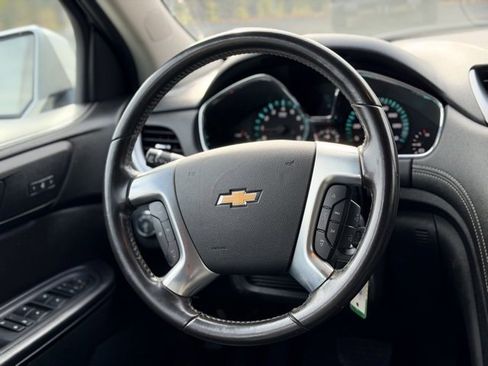 Used 2017 Chevrolet Traverse LT image 20