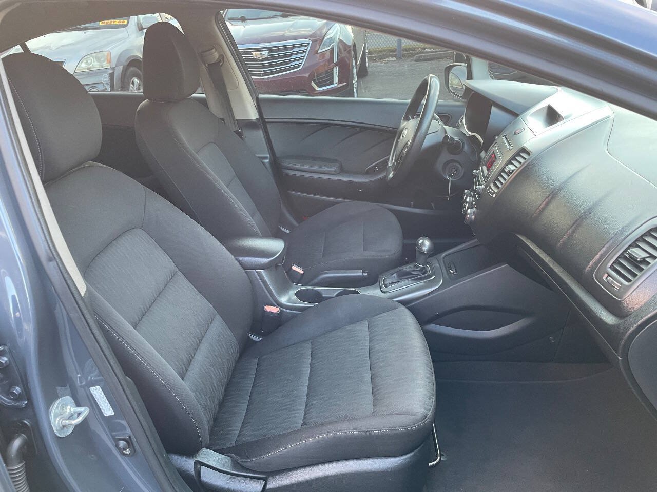 Used 2016 Kia Forte LX FWD image 28