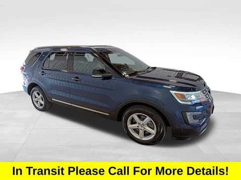 Used 2017 Ford Explorer XLT AWD/4WD image 3