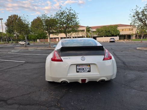 Used 2017 Nissan 370Z Coupe RWD image 7