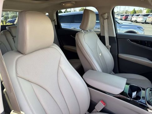 Certified 2021 Lincoln Nautilus Reserve w/ Equipment Group 201A image 21