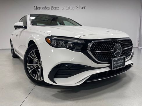 Used 2025 Mercedes-Benz E 350 4MATIC Sedan image 7
