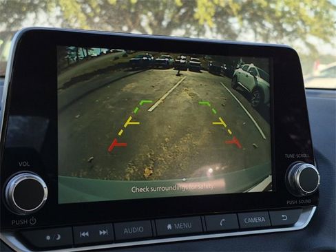 New 2025 Nissan Sentra SR w/ Midnight Edition image 15