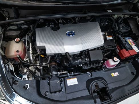 Used 2020 Toyota Prius LE image 34