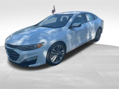 Used 2024 Chevrolet Malibu LT FWD image 2