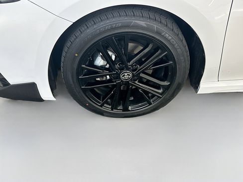 Used 2025 Toyota Camry SE image 11