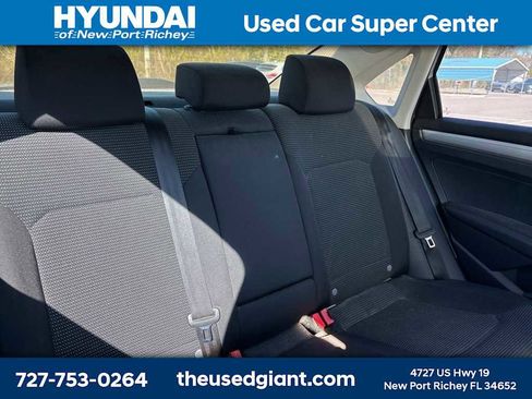 Used 2018 Volkswagen Passat 2.0T S image 9