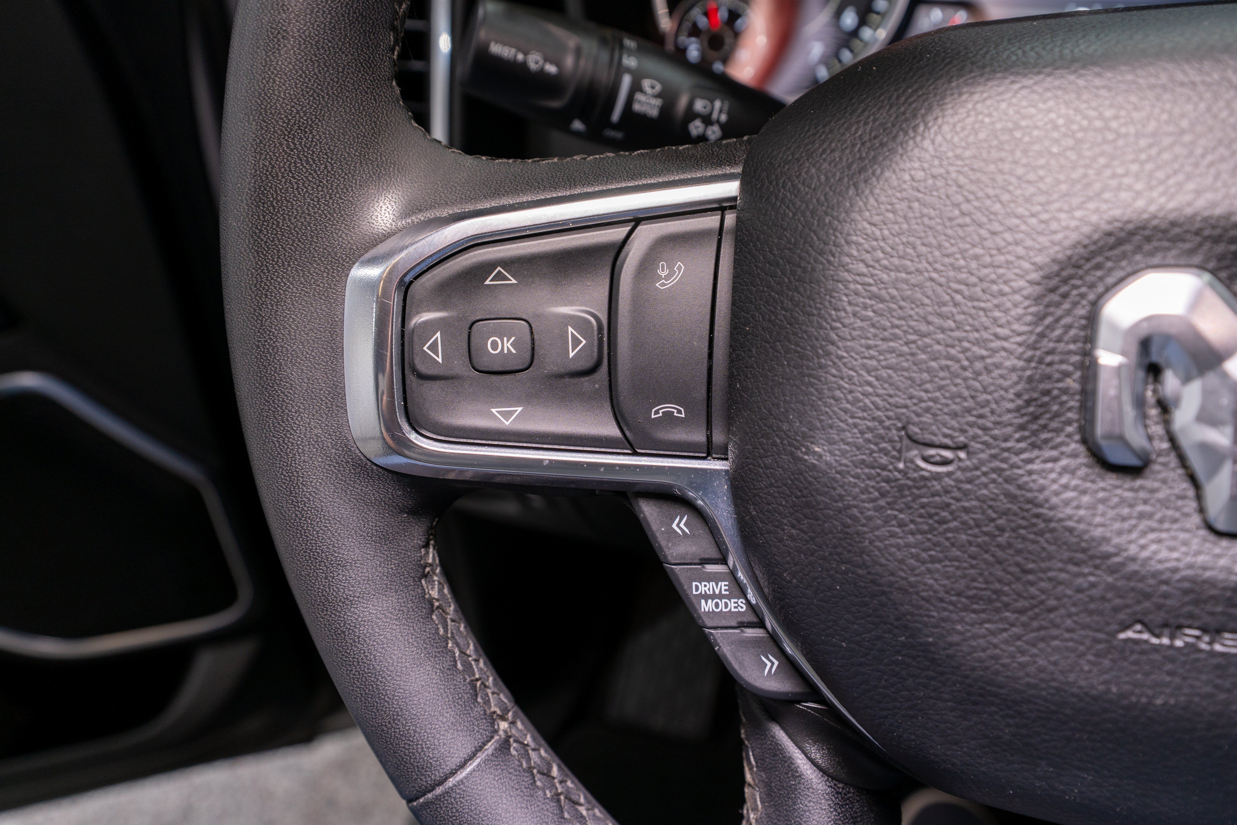 Used 2025 RAM 1500 Laramie AWD/4WD image 28