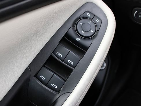 Used 2024 Buick Encore GX Avenir w/ Avenir Convenience Package image 12