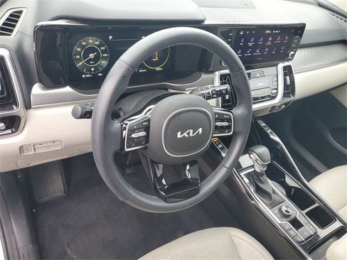 Certified 2023 Kia Sorento SX image 19
